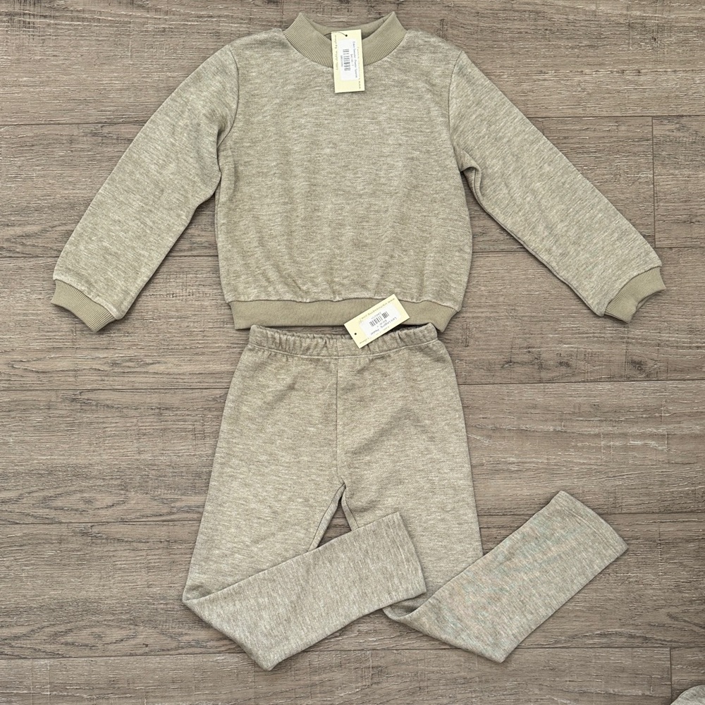NWT Neutral Light Green Sweatshirt & Joggers Set